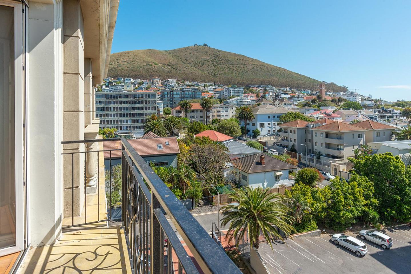 Cape Royale Luxury By Nivar Cape Town Exterior photo